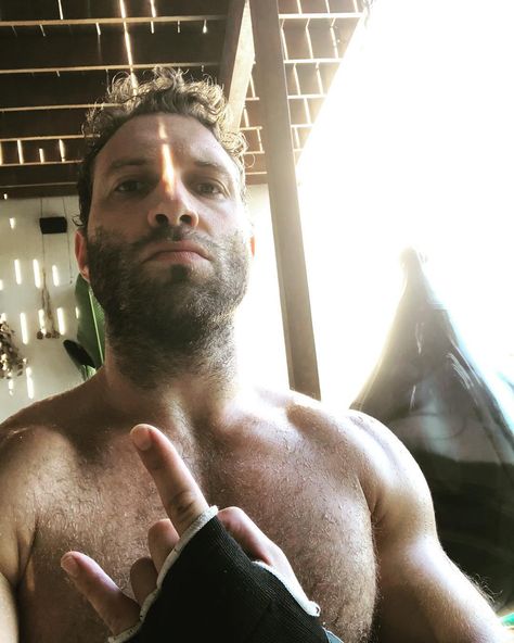 Jai Courtney Spartacus, Jai Courtney Shirtless, Jai Courtney, Human Reference, Dark Academia Aesthetic, Academia Aesthetic, Plaid Pants, Good Looking Men, Boys Who