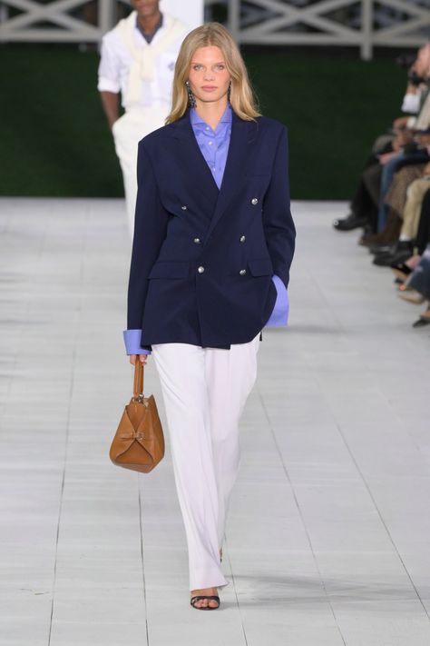 Ralph Lauren Summer, Ralph Lauren Looks, Ralph Lauren Fall, Moda Outfit, Ralph Lauren Style, Fashion Week Runway, Streetwear Fashion Women, Fashion Show Collection, Fashion Classy