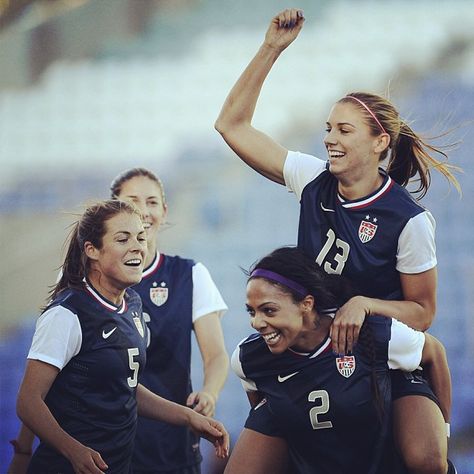 Two goals from Alex Morgan gave the #USWNT victory over Germany today and their 9th Algarve Cup title!