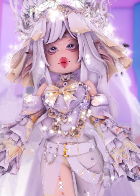 Royale High Outfits Light Fairy, Elegant Royale High Outfits, Royale High Light Fairy Outfit, Royale High Ice Fairy Outfit, Light Fairy Royale High, Gig Outfit Ideas, Royalhigh Outfits, Anime Goddess, Gig Outfit