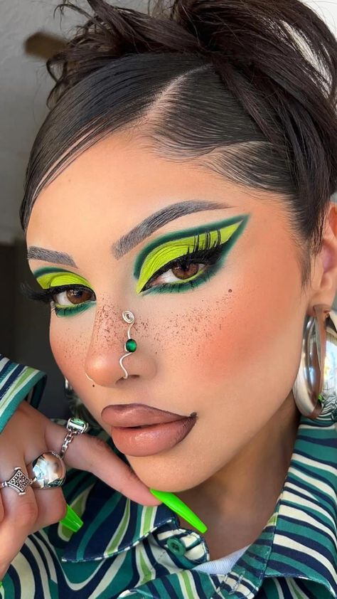 Drag Make-up, Rave Makeup, Green Makeup, Dope Makeup, Eye Makeup Designs, Colorful Eye Makeup, Edgy Makeup, Makeup Eye Looks, Creative Eye Makeup