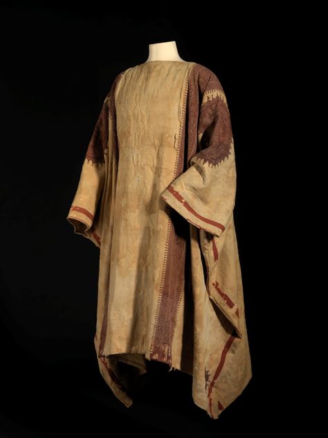 https://www.headquarters-katoennatie.com/en/large-late-roman-woolen-tunic Ancient Tunic, Roman Tunic, Clothing Design Details, Byzantine Fashion, Hebrew Clothing, Roman Clothes, Roman Dress, Hood Clothes, Arabic Clothing