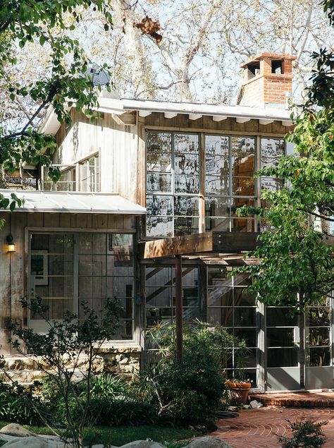 Mandeville Canyon, Canyon House, Sunken Bathtub, Cozy Family Rooms, Beverly Hills Houses, Outdoor Dining Spaces, Brick And Wood, Wooden Gates, Canyon Road