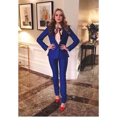 Fallon Carrington in Gucci and Stella McCartney on Dynasty 1x05 Dynasty Outfits, Classy Business Outfits, Stile Blair Waldorf, Liz Gillies, Fallon Carrington, Tv Show Outfits, Dynasty Clothing, Elizabeth Gillies, Instagram Outfits