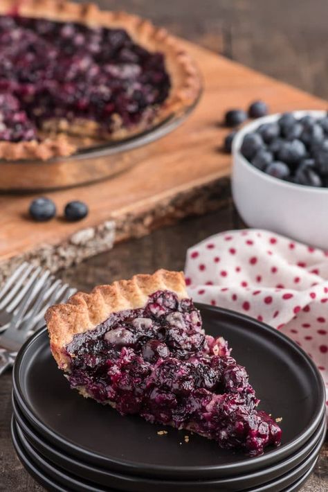 Apple Blueberry Pie, Berry Pie Filling, Homemade Blueberry Pie, Homemade Pie Recipes, Mini Pie Recipes, Fresh Fruit Desserts, Blueberry Filling, Apple Blueberry, Tuna Patties