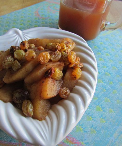 Stewed Apples Recipe, Kapha Diet, Stewed Apples, Instant Pot Stew, Ayurveda Diet, Stewed Fruit, Healthy Breakfast Snacks, Ayurveda Recipes, Vegan Stew