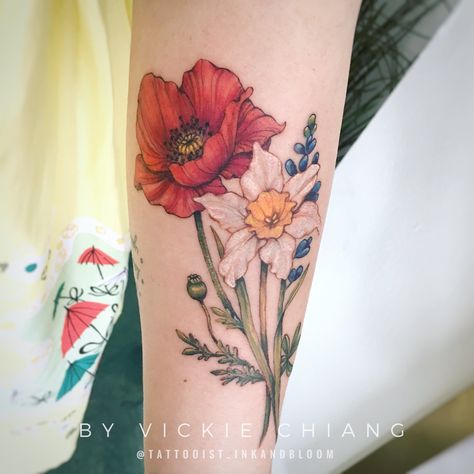 Vickie Chiang on Instagram: “Pretty flowers tattoo for the birthday girl Diamond 💎 💐 #poppy #daffodils #bluebonnets #inked #tattooedgirls #tattoos #watercolortattoo…” Poppy And Rose Tattoo, Narcissus Tattoo, Daffodil Flower Tattoos, Narcissus Flower Tattoos, Marigold Tattoo, Colorful Flower Tattoo, Violet Tattoo, Poppy Flower Tattoo, Pretty Flower Tattoos