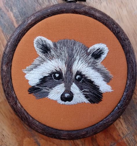 Raccoon Embroidery, Instagram Mask, Simple Embroidery Designs, Diy Embroidery Patterns, Hand Embroidery Kit, Embroidery Stitches Tutorial, Hand Embroidery Projects, Animal Embroidery, Simple Embroidery