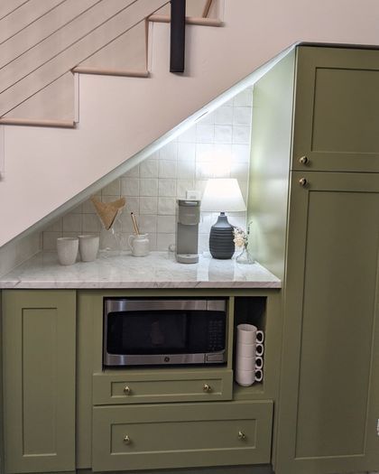 Refrigerator Under Staircase, Under Stairs Kitchen Storage, Kitchen Under Staircase, Under Stairs Design, Attic Closet Ideas, Stairs Nook, Ideas Under Stairs, Cabinet Under Stairs, Kitchen Under Stairs