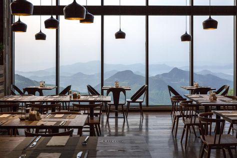 Mountain View Restaurant, Modern Restaurant Design, Hut House, Outdoor Living Design, Restaurant Architecture, Modern Restaurant, Restaurant Interior Design, Restaurant Interior, Cafe Design