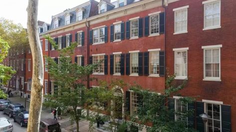 Philadelphia Townhouse Featured in 'Trading Places' Is Listed for $6.95M Dan Aykroyd, Trading Places, Marble Bath, Utility Buildings, Huge Windows, Beautiful Streets, Texas Real Estate, Philadelphia Pennsylvania, Grand Staircase