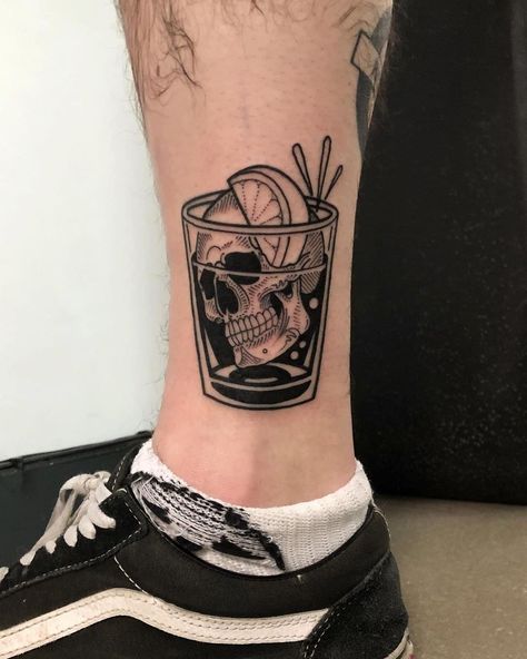 Cocktail Shaker Tattoo, Tattoo Fairy, Old School Traditional, Retro Tattoos, Clever Tattoos, Old School Tattoo Designs, Instagram Tattoo, Classic Tattoo, New School Tattoo