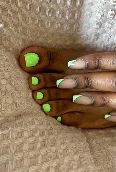 Green nails Green Acrylic Toes, Green Toe Nail Designs, Shellac Toes, Green Toes, Green Nail Design, Toes And Nails, Green Toe Nails, Feet Nail Design, Pedicure Ideas