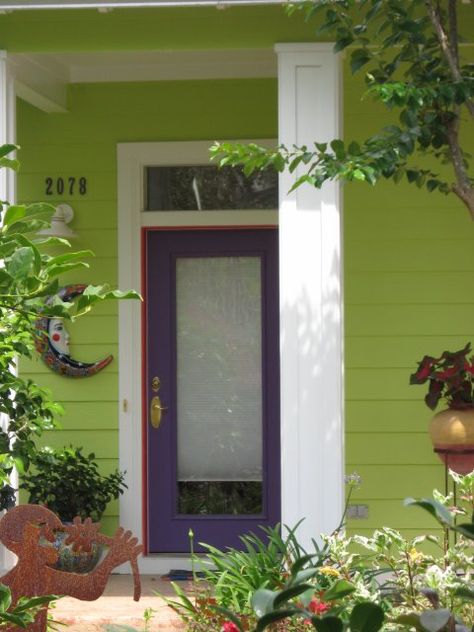 Colorful Beach Cottages - Southern Hospitality | Southern Hospitality Florida Beach Cottage, Green Exterior House Colors, House Color Ideas, Green House Exterior, Exterior Paint Ideas, Best Exterior Paint, Green Front Doors, Santa's House, House Paint Color Combination