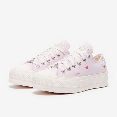 🔸Add some sparkle to your day Womens Chuck Taylor All Star Lift Get Your Pair Online at sportivespot.com🛒 Lift Converse, Chuck Taylor Shoes, Heart Graphics, Converse Womens, Chuck Taylor All Star Lift, Fever Dream, Rhinestone Top, Famous Stars, Star Logo