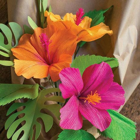 Festa Moana Baby, Săpunuri Handmade, Paper Garden, Hawaiian Party Decorations, Deco Jungle, Fiesta Tropical, Paper Craft Ideas, Paper Wall Hanging, Crepe Paper Flowers