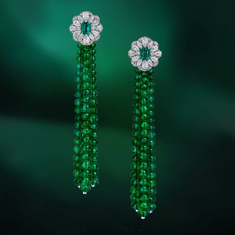 Graff Jewelry, Long Diamond Earrings, Gemstone Jewellery Design, Expensive Diamond, High Jewellery, Jewellery Unique, Green Earrings, Pear Shaped Diamond, Van Cleef