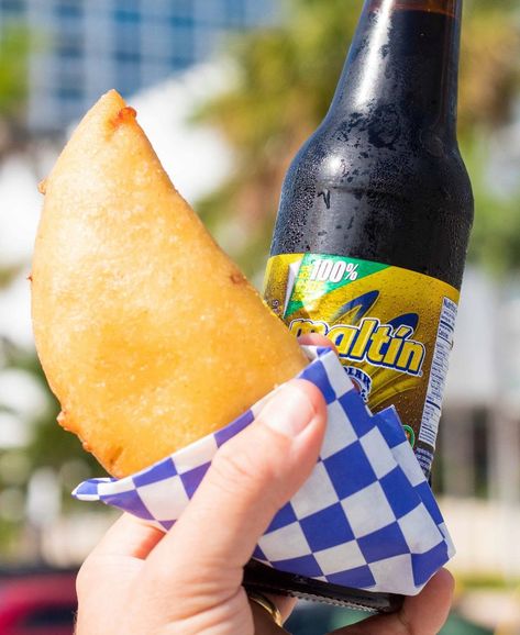 Don Pan Bakery | Miami Beach on Instagram: “Si no es hoy, entonces cuándo? 😂🔥 Ven por tu mejor combinación de Empanadas + Malta hoy hasta las 8PM y disfruta la playa como es! ☀️🏝️🏖️…” Restaurant Content, Venezuelan Food, Shadow Of The Colossus, Whatsapp Wallpaper Cute, Colombian Food, Avatar The Last Airbender Art, Whatsapp Wallpaper, Organic Food, Avatar The Last Airbender