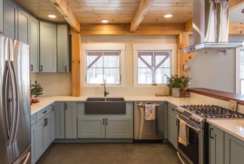 Timber Frame Kitchen Ideas, Post And Beam Bedroom, Post And Beam Interiors, Post And Beam Cottage, Timber Frame Interior, Timber Frame Kitchen, Post And Beam Home, Log Cabin Ideas, Cottage Interior