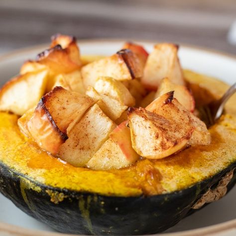 Baked Buttercup Squash, Buttercup Squash Recipe, Christmas Ham Dinner, Sauteed Yellow Squash, Green Bean Casserole Campbells, Buttercup Squash, Winter Squash Recipes, Yellow Squash Casserole, Ham Dinner