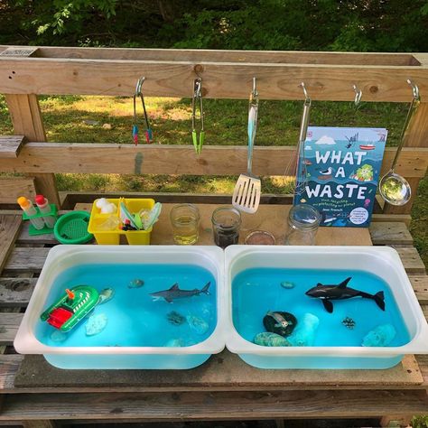 Sue • crafts • sensory play on Instagram: “🌊 pollution in the ocean 🌊 We made sensory bins with water, blue food color, shells, stones, a boot and some ocean animals. . At first I…” Animal Sensory Bin, Pollution In The Ocean, Ocean Sensory Bin, Continuous Provision, Ocean Cleanup, Clean Ocean, Blue Food Coloring, Blue Food, Center Ideas