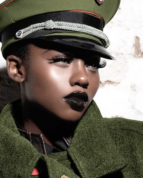 Looks Hip Hop, Black Lipstick, Dark Skin Beauty, Black Lips, American Woman, Dark Skin Women, Black Is Beautiful, Black People, Military Green