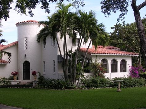 Miami’s Morningside Neighborhood – Part 2 of 2 - Miami History Blog Usonian House, Minimalist Garden, Porch Railing, Bungalow Style, Architectural Styles, Concrete Blocks, Flat Roof, Ranch Style, Architecture Fashion