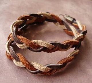 Leather Jewelry Tutorials, Leather Braiding, Mens Leather Jewelry, How To Make Leather, Leather Jewelry Making, Suede Bracelet, Diy Leather Bracelet, Leather Jewelry Diy, Clean Gold Jewelry