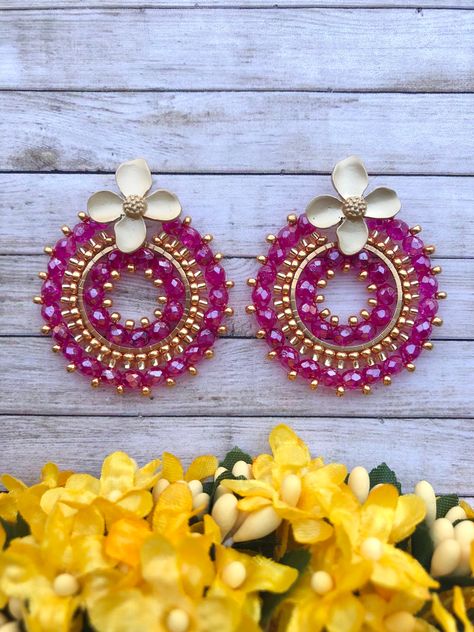 Beaded Lighter, Beaded Earrings Diy, Beaded Jewelry Tutorials, Flower Diy Crafts, Brick Stitch, Bijoux Diy, Shakira, Jewelry Tutorials, Diy Earrings