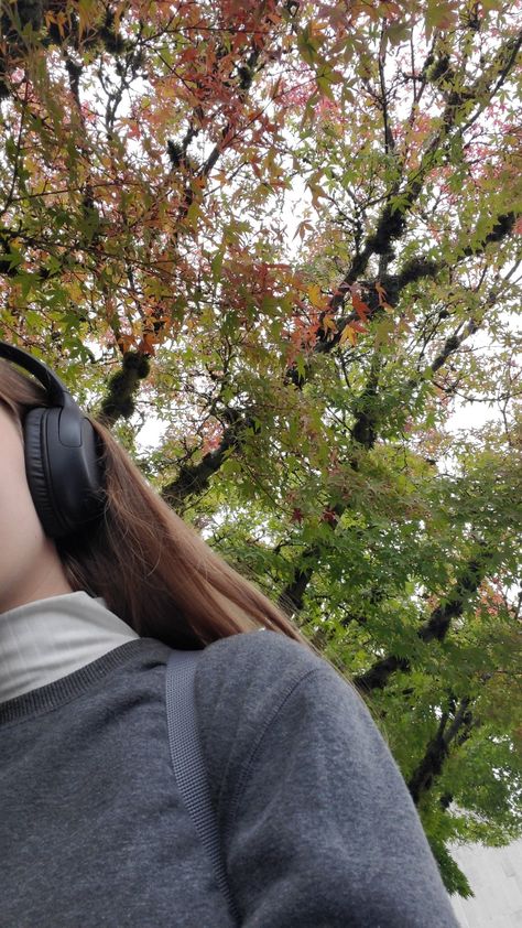 autumn, fall, walk, headphones Katie Core, Romanticizing Fall, University Vibes, Creative Writing Essays, Fall Walk, Bose Headphones, 75 Hard, Walk To School, Windy Weather