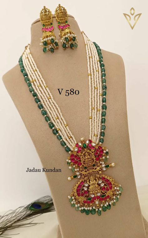 For order whatsapp 7680871433 Blouse Work, Blouse Work Designs, Kundan Jewellery, Jewellery Set, Bead Jewellery, Gold Jewelry Fashion, Gold Bangles, Jewelry Set, Gold Jewelry