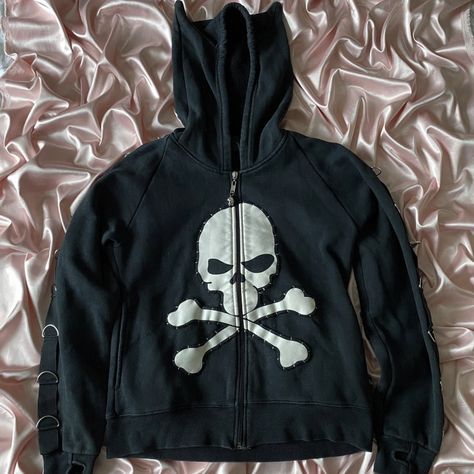 Diy Zip Up Hoodie, Future Clothes, Skull Hoodie, Living Dead, Swaggy Outfits, Goth Outfits, Alternative Outfits, 2000s Fashion, Dream Clothes