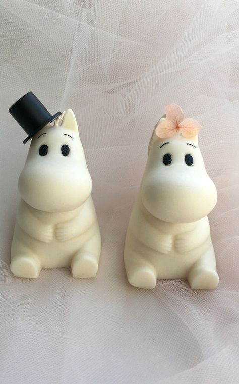 Moomin Polymer Clay, Clay Moomin, Moomin Cake, Diy Ceramic, Clay Figures, Cute Unicorn, Play Doh, Cake Inspiration, Diy Clay