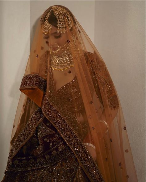 Burnt Orange Lehenga, Baraat Dress, Asian Fits, Punjabi Aesthetic, Pakistani Bridal Couture, Bridal Things, Sikh Bride, Eastern Fashion, Cultural Fashion