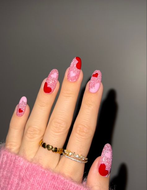 Pink Nail Designs Valentines Day, Short Valentines Day Nails Square, Valentines Day Glitter Nails, Valentines Day Nails Glitter Sparkle, Valentine Glitter Nails, Valentines Day Nails Sparkle, Pink And Red Gel Nails, Sparkle Heart Nails, Pink And Red Valentine Nails