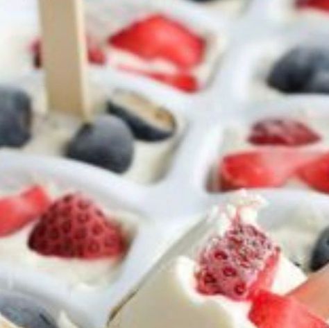 Gigi Clean®️ on Instagram: "Tip of the Day Wednesday: Ice Cube Tray Treats  Crumble a graham cracker half and add a table spoon of Philadelphia brand cheese cake filling to each section of the ice cube tray.Now add a few blueberries or cut up strawberries. Insert a pop sickle stick  and store tray in the ice box. Quick cheese cake bites on a stick. #cheesecake  #icecubetray  #tipoftheday #icecubetrayhack #gigicleansgreen #chessecakestick" Ice Cube Tray Hacks, Cheese Cake Filling, Cheesecake Bites, Ice Box, Tip Of The Day, Ice Cube Tray, Ice Cube, Graham Crackers, A Table