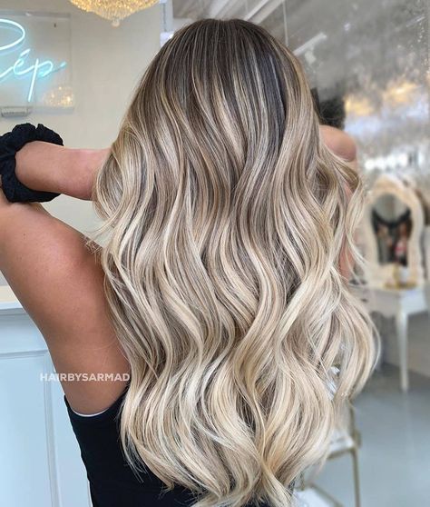 Foilyage Hair Blonde, Foilyage Hair Brunettes, Foilyage Hair, Hot Hair Colors, Blonde Waves, Beautiful Hair Color, Balayage Hair Blonde, Hair Color Highlights, Hair Color And Cut