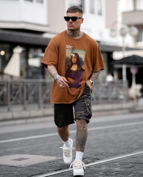 Looks Hip Hop, Oversize Tshirt Outfits, Fashion Outfits Men, Black Men Street Fashion, Men Street Fashion, Mens Spring Fashion, Street Style Outfits Men, Guys Clothing Styles, Men Fashion Casual Outfits