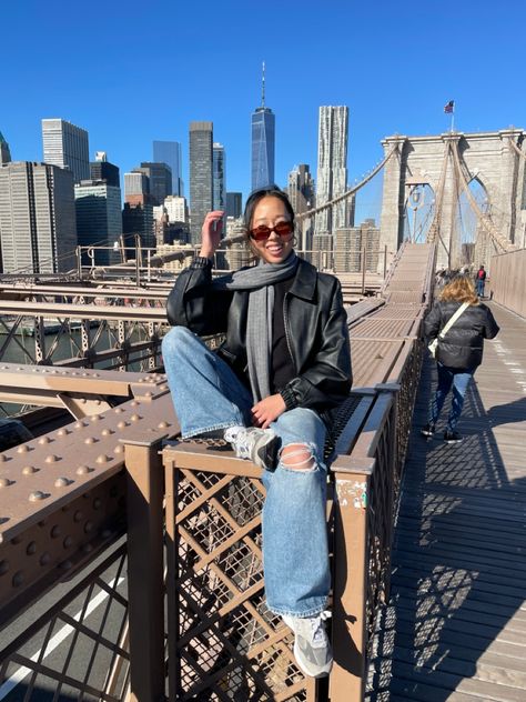 Nyc skyline view from the Brooklyn Bridge in the fall Brooklyn Bridge Instagram, Brooklyn Bridge Picture Ideas, Brooklyn Bridge Pictures, Nyc Brooklyn Bridge, Usa Outfits, York Outfits, New York City Pictures, Nyc Photos, New York Outfits