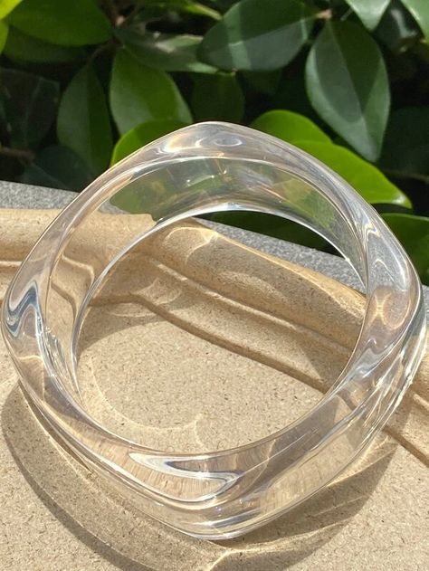 Simple Clear Bracelet | SHEIN USA Clear Bracelet, Stile Boho Chic, Acrylic Bracelet, Boho Chique, Resin Bangles, Resin Bracelet, Transparent Resin, Estilo Boho Chic, Plastic Jewelry