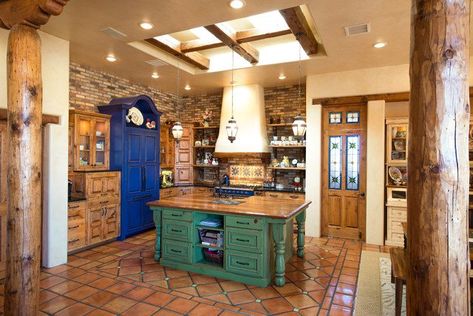 17 Warm Southwestern Style Kitchen Interiors Youre Going To Adore Southwest Kitchen Ideas, Southwest Style Kitchen, Southwestern Kitchen Ideas, Southwestern Style Kitchen, Southwest Kitchen Decor, Southwestern Kitchen, Southwest Kitchen, Southwest Modern, Spanish Style Kitchen