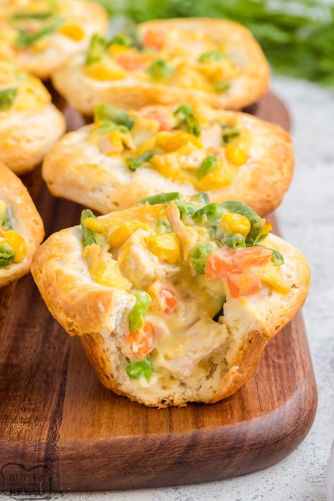 Muffin Tin Chicken Pot Pie, Mini Empanadas, Mini Pot Pies, Chicken Pot Pies, Mini Chicken Pot Pies, Casserole Chicken, Mini Torte, Easy Chicken Pot Pie, Pot Pies Recipes