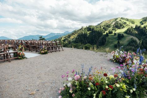 Sundance Mountain Resort Wedding, Sundance Wedding, Mountain Ceremony, Mountain Resort Wedding, Sundance Utah, Sundance Resort, Bright Florals, Utah Wedding, Mountain Resort