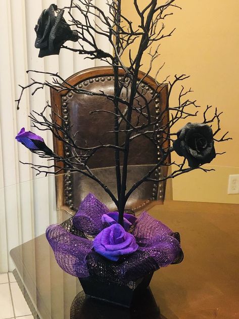 Nightmare Before Christmas Centerpiece, Nightmare Before Christmas Centerpieces Diy, Nightmare Before Christmas Centerpieces, Christmas Quinceanera, Nightmare Before Christmas Babyshower, Descendants Party Ideas Birthdays, Wednesday Birthday, Nightmare Before Christmas Wedding, Zelda Birthday