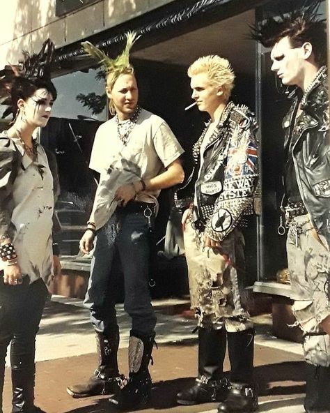 2,899 Likes, 12 Comments - Punkrock History (@punkrockhistory) on Instagram: “Punks in front of Noir Leather, Main St Royal Oak Michigan, 1989  #punk #punks #punkrock #staypunk…” 70 Punk Fashion, Goth Leather Outfit, 80s Punk Fashion, Punks 70s, 80’s Punk, Royal Oak Michigan, Punk Subculture, Anarcho Punk, 70s Punk