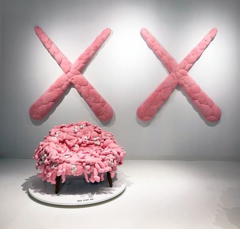 Kaws Iphone Wallpaper, معرض فني, Hypebeast Room, Kaws Wallpaper, Design Miami, Boys Rooms, Miami Art, Tableau Art, Gcse Art