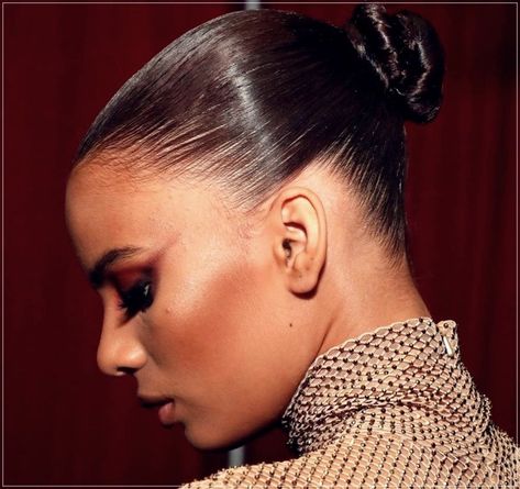 Fall Winter Haircuts 2022-2023: the Coolest Looks Slicked Back Ponytail Hairstyles, Tight Low Bun, Tight Bun Hairstyles, Tight Ponytail, Winter Haircuts, Runway 2024, Slicked Hair, Hair References, Slicked Back Ponytail