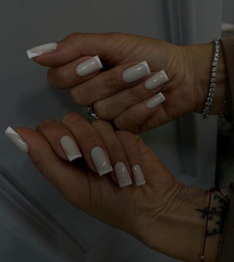 Lux Nails, White French Nails, Short Square Nails, Pearl Nails, White French, Square Acrylic Nails, Xmas Nails, French Tip Nails, Gel Manicure