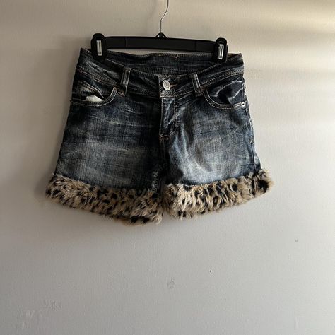 Y2k fur shorts Purchased off japan online Gyaru... - Depop Gyaru Shorts Outfit, Fashion Kpop, Gyaru, Dream Clothes, Personal Stylist, Short Outfits, Dream Closet, Japan, Wardrobe