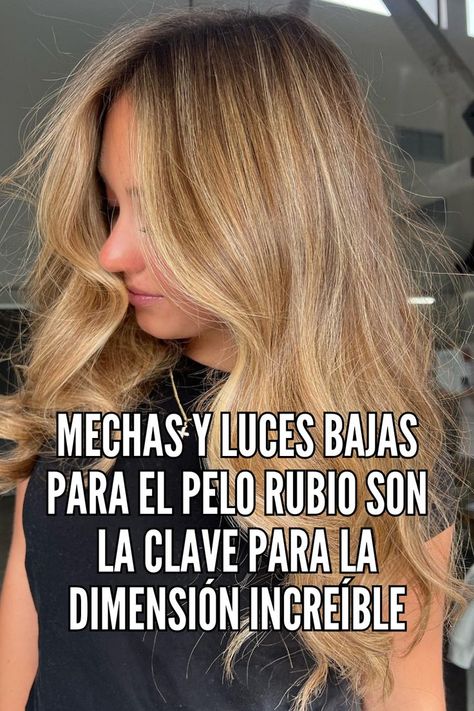 Si buscas un rubio más suave, elige reflejos rubios mantecosos mezclados con mechas miel. Esta combinación da como resultado un rubio cálido y vibrante que resulte natural y se adapte a distintas complexiones. // Crédito de la foto: instagram @hairby_emmasinger Instagram